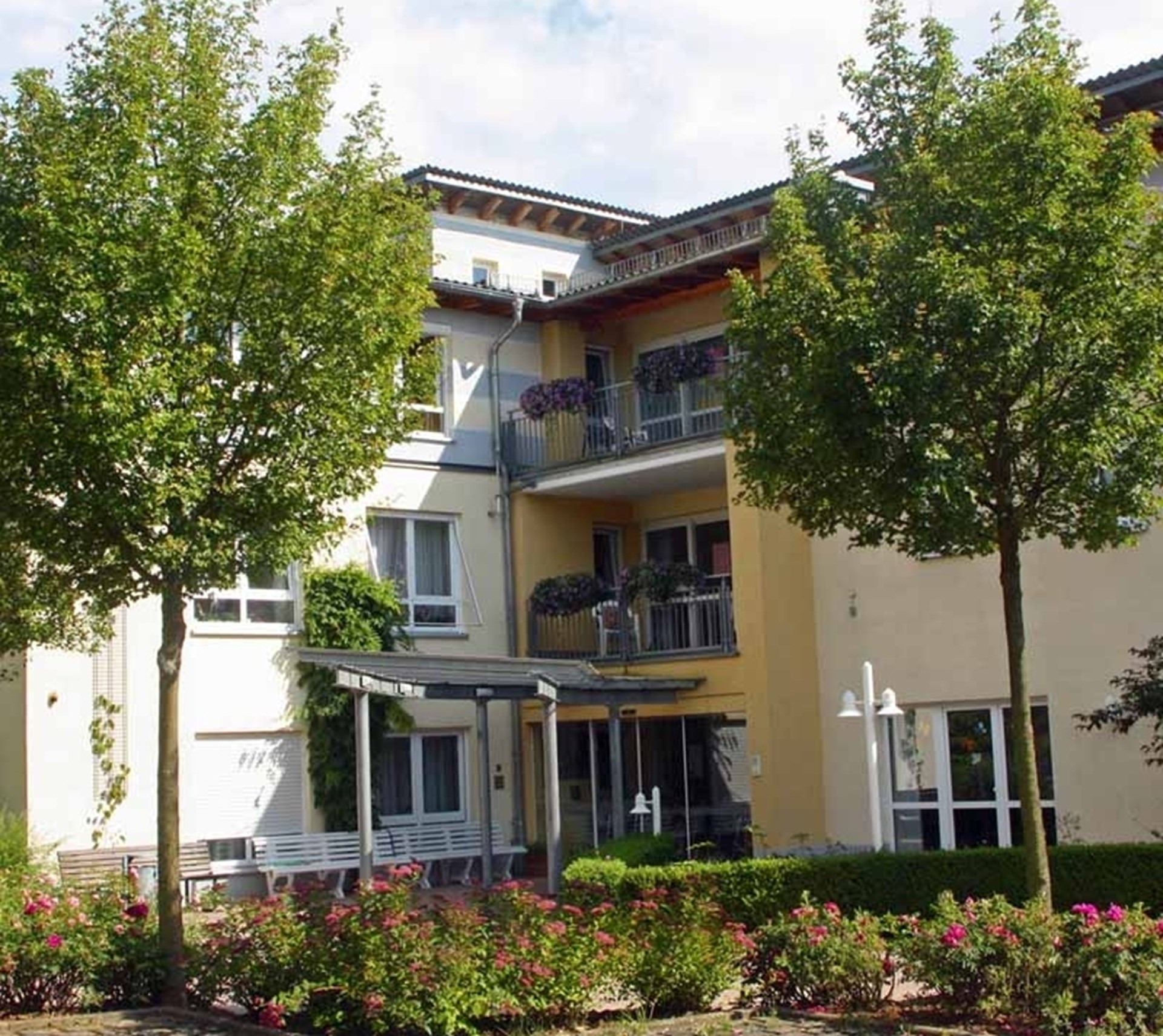 Außenansicht Seniorenzentrum Mutter-Teresa-Haus 